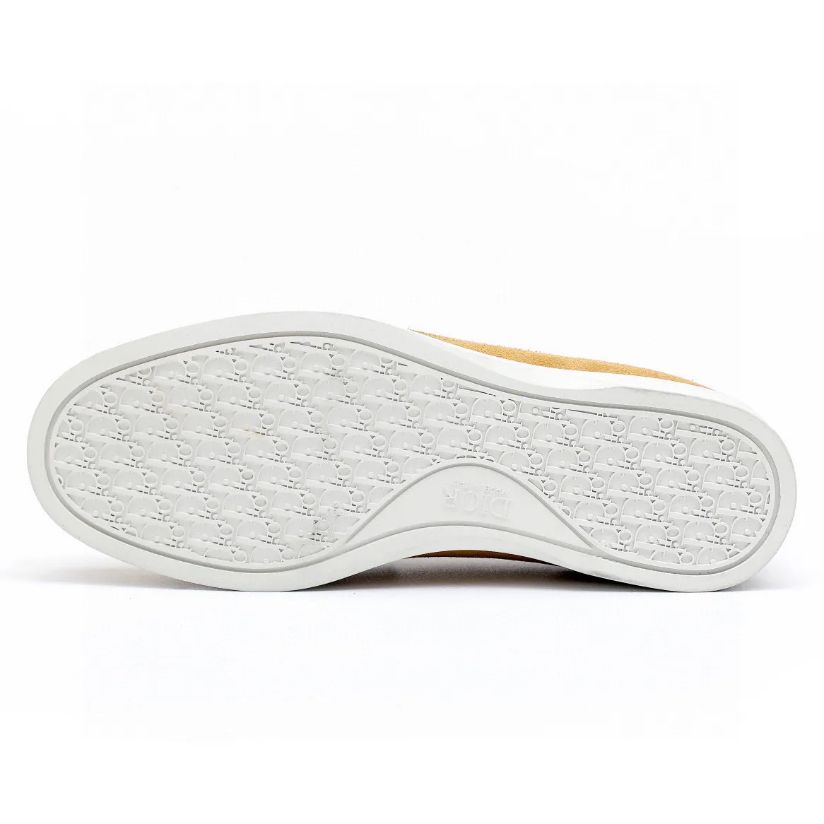 Men's shoes 💰460 💐Original packaging Product trademark: Dior "Dior" casual leather shoes Regular size: 38-44 (45.46.47🉑️Customized) Product materials: Selected Italian imported first-layer suede cowhide upper, imported water-dyed 🐂 cowhide lining. Strong three-dimensional visual effect, original rubber outsole Color: 3⃣️colors available